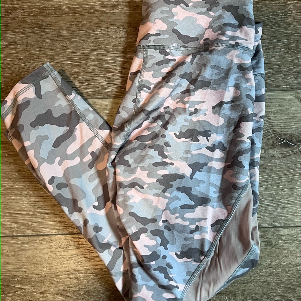 Fabletics Camouflage Leggings - Pink and Gray